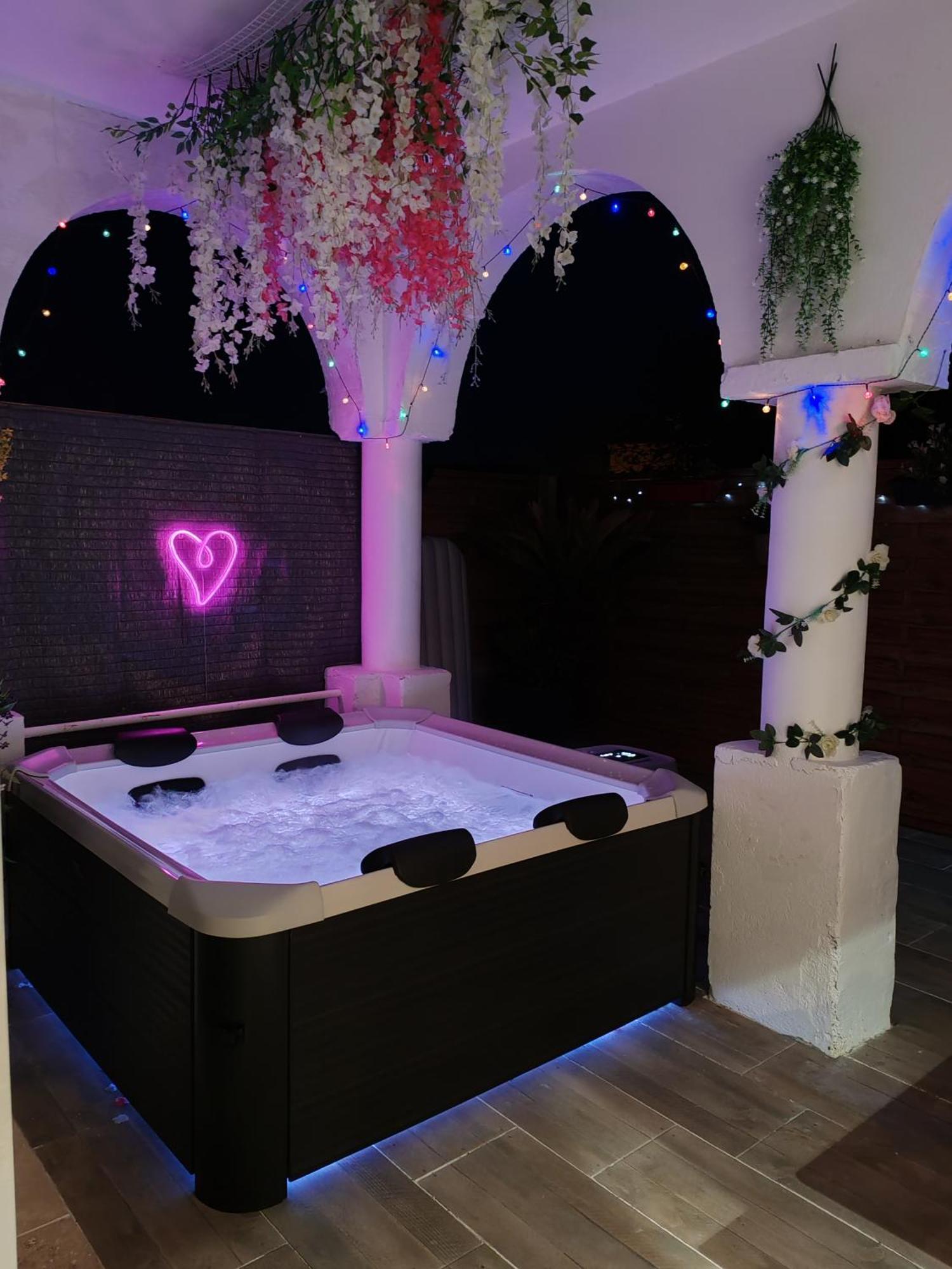 Apartment Romance A L' Affiche